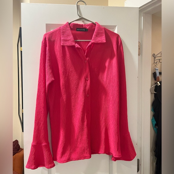 Pretty Little Thing Hot Pink Textured Pleated Shirt - size 4 - Picture 1 of 4